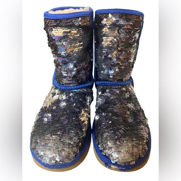 Ugg Womens Boots Size 7 Flippable Sequin Blue/silver sherpa lined - Picture 3 of 6
